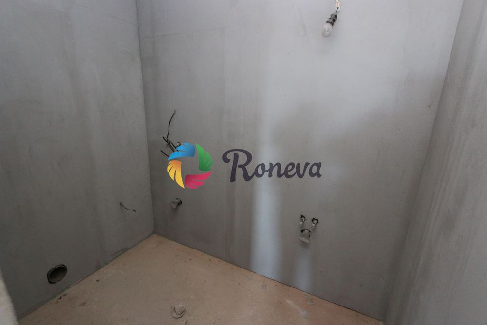 Просторен тристаен апартамент в Приселци