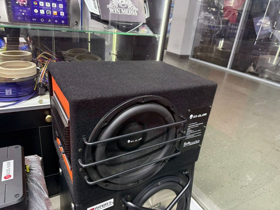 Продаю сабвуфер с усилителем