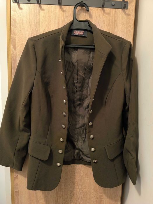 Дамско сако в отлично състояние, размер S (по 15 лв)