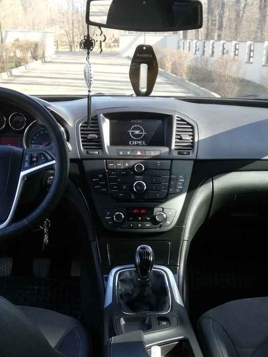 Vând Opel Insignia Sports Tourer 2009