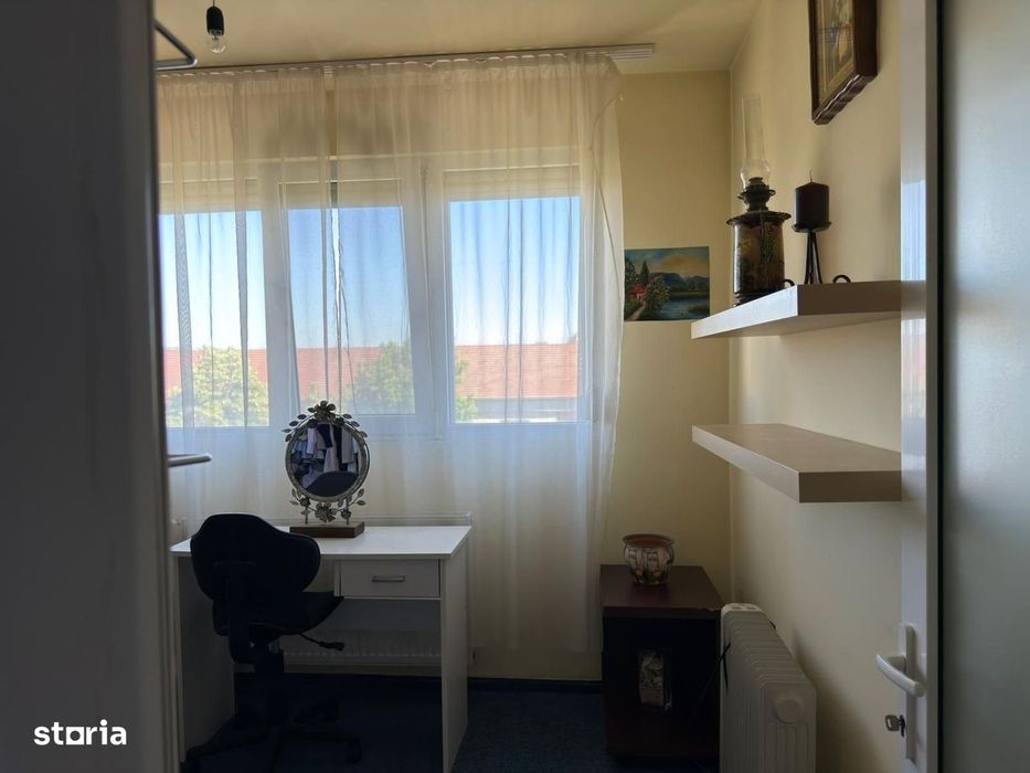 Ap 3 camere, decomandat,etaj 5 – zona Piața Rogerius.Pret 104.900 euro