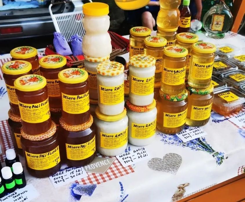 Miere rapita salcam si produse apicole