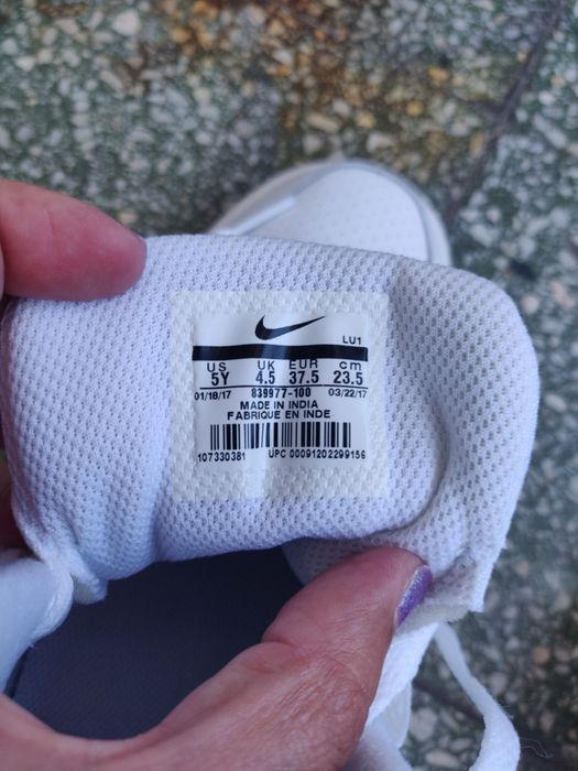 Бели кожени кецове Nike 37.5