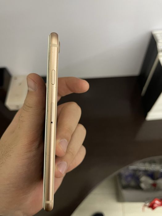 Продам Iphone 8 64Gb Gold LL/A