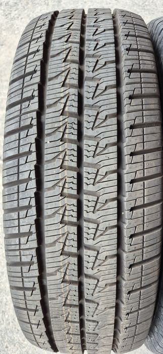 4 anvelope M+S noi Continental 225/75/16C;121/120 R.Pretul este pe bucata.