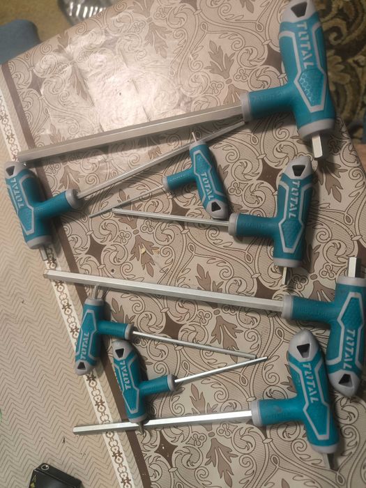 Scule de mana, tubulare chei