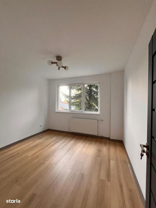 Apartament cu doua camere semidecomandat, piata Domenii