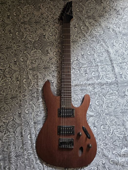 Електрическа китара Ibanez S521