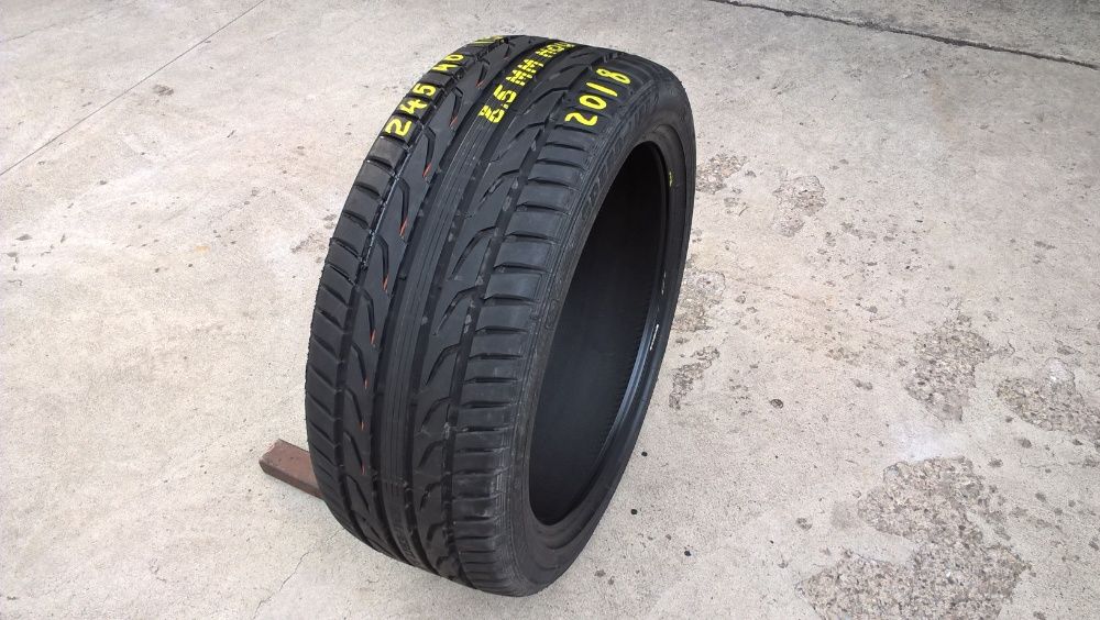 O anvelopa noua de vara 245 40 19 semperit speed life