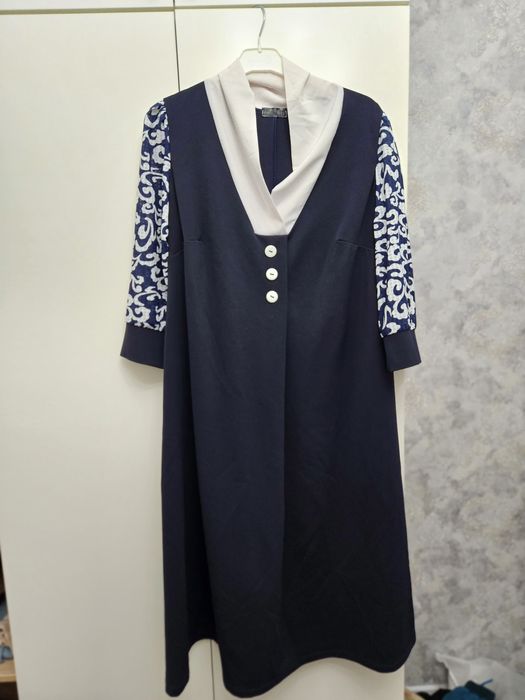 Платье женское..