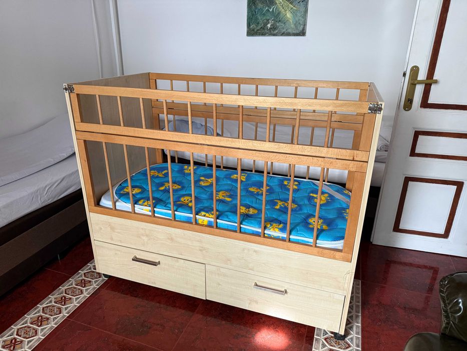 Детско легло с матрак и протектор