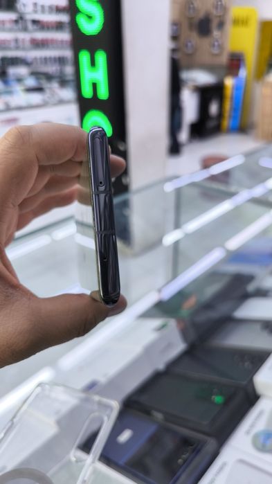 LG VILVET 8/128 kore qora