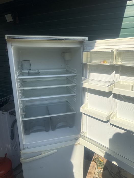 Продам холодильник Атлант