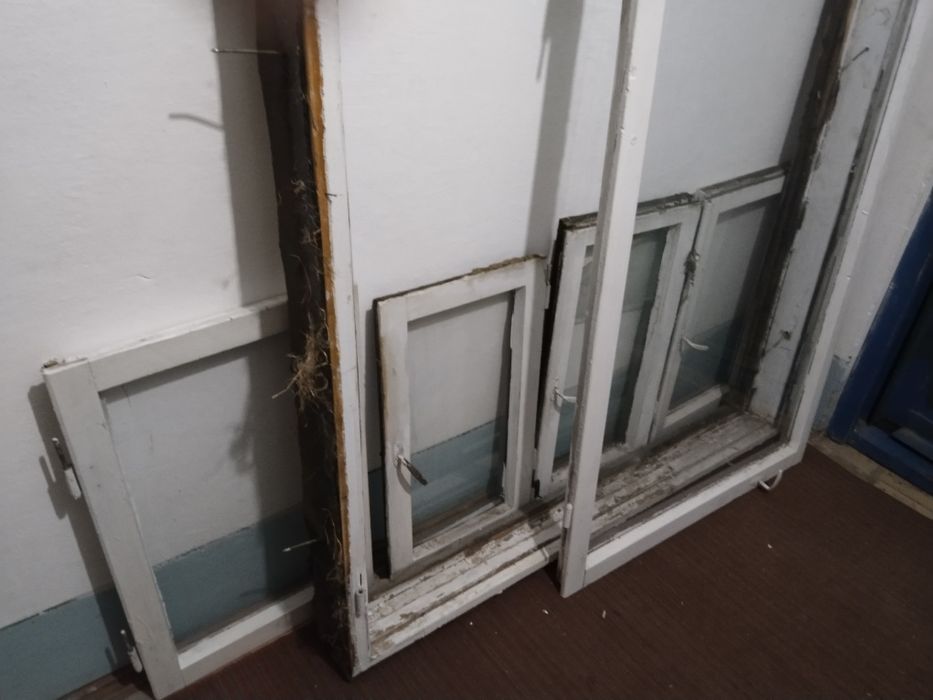 Деревянные рамы со стеклом