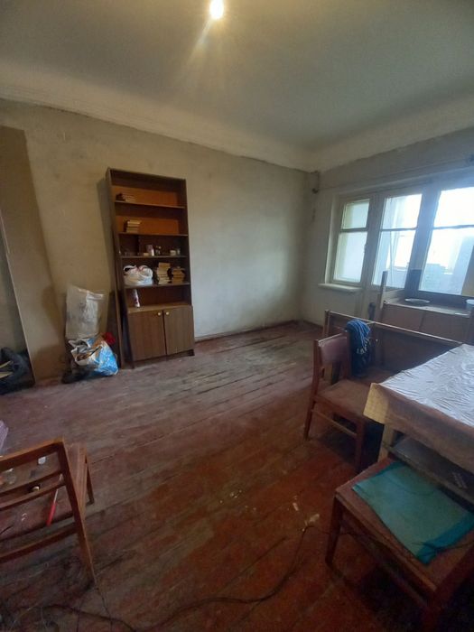 Продается 2х ком кв в Чирчике на питисотки 72 квадрат 4 этаж