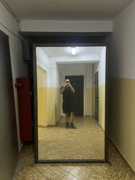 Большое напольное зеркало