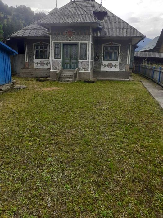 Casă de vanzare pe Valea Bistritei la stradă, lângă școală Pr. Pântei