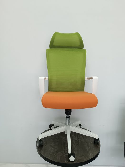 Кресло для персонала Lora Green