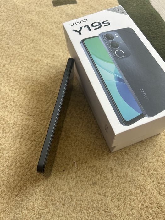 Продам смартфон Vivo Y19s