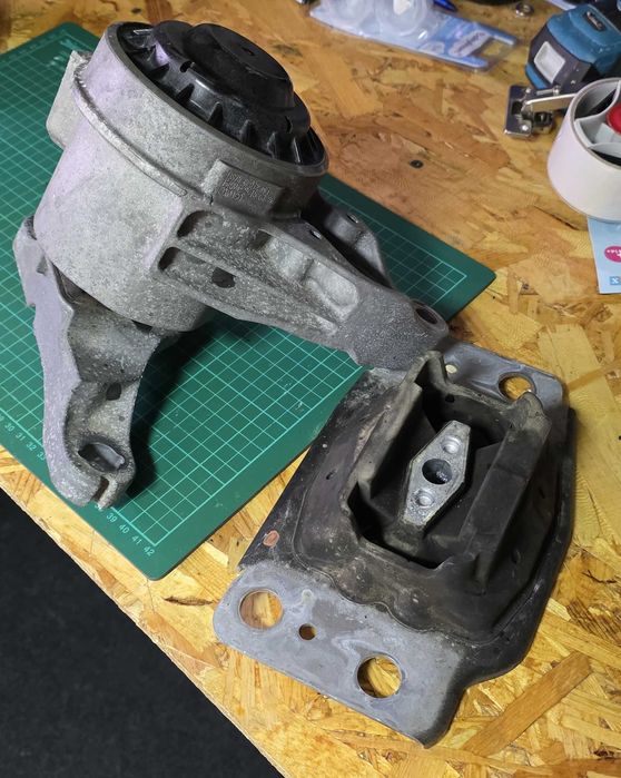 Set Suport motor Ford Mondeo Kuga Edge stare foarte buna poze reale