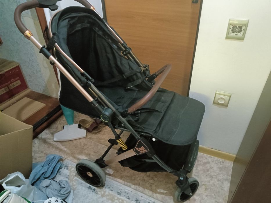 Коляска прогулочная