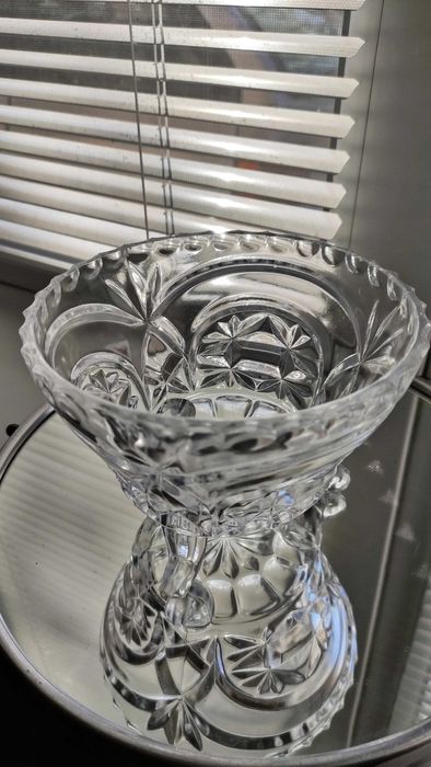 Кристална купа на крачета