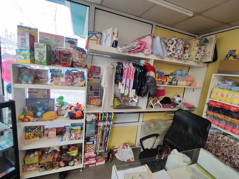 Шкафове за магазин