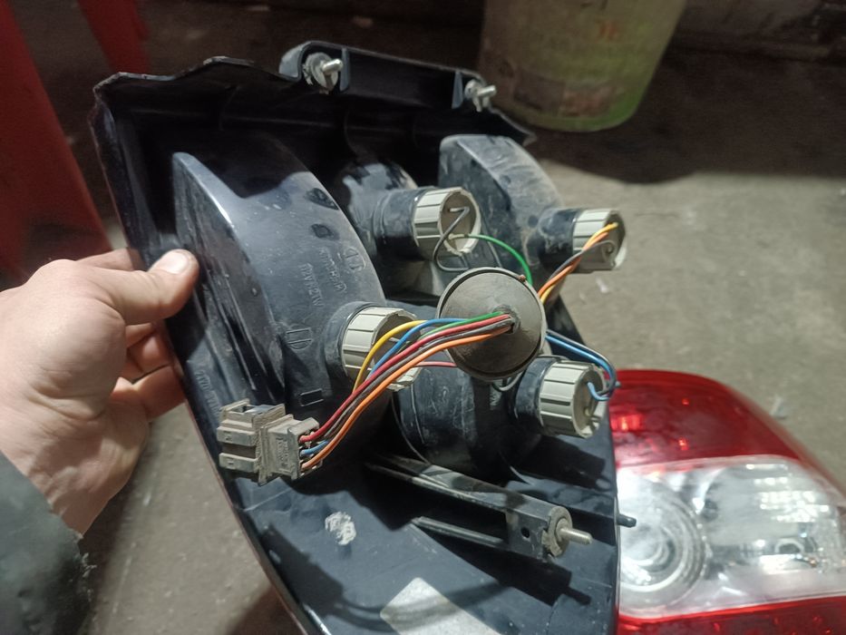 Продам стоп сигнал приора,цена за пару