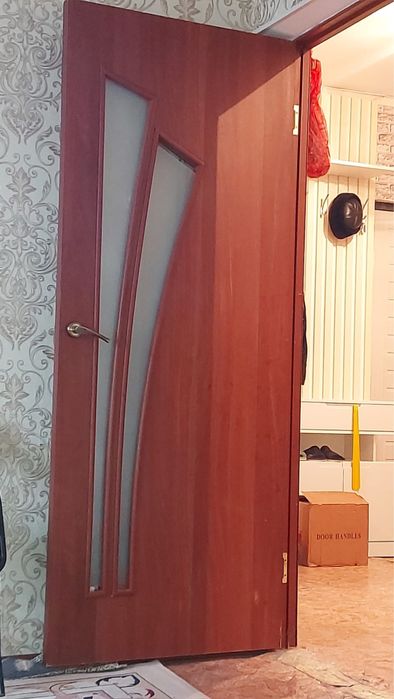 Срочно продам комнатный двер