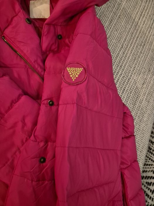 Оригинална парка от гъши пух на марката guess