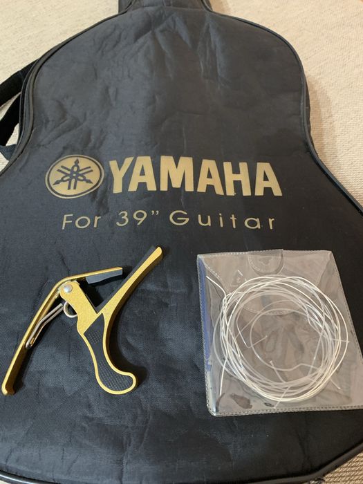 Продается гитара Yamaha C40