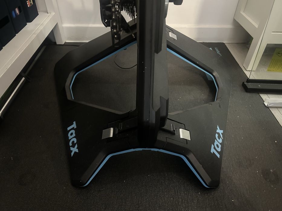 Vand smart trainer Tacx Neo2