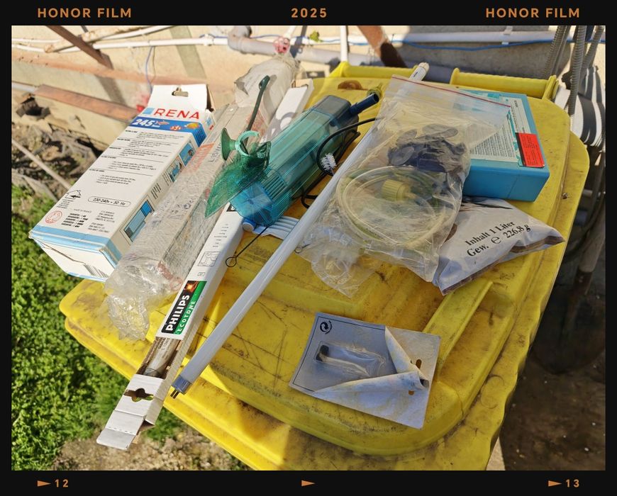 Vând acvariu pești 60 l