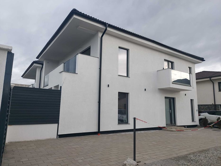 Persoana fizica vand casa