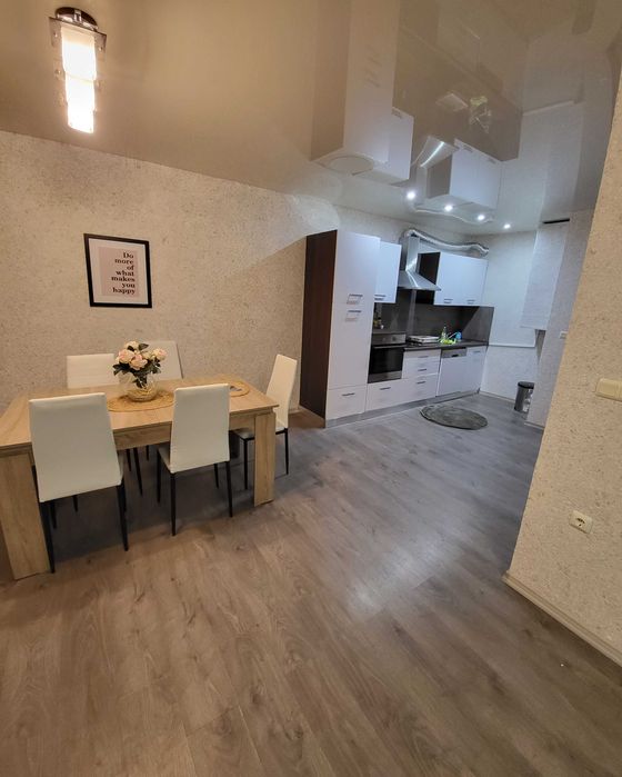 Дава се под наем Тристаен апартамент в Бургас, Сарафово - 100 кв.м за 459 € - Снимка #1