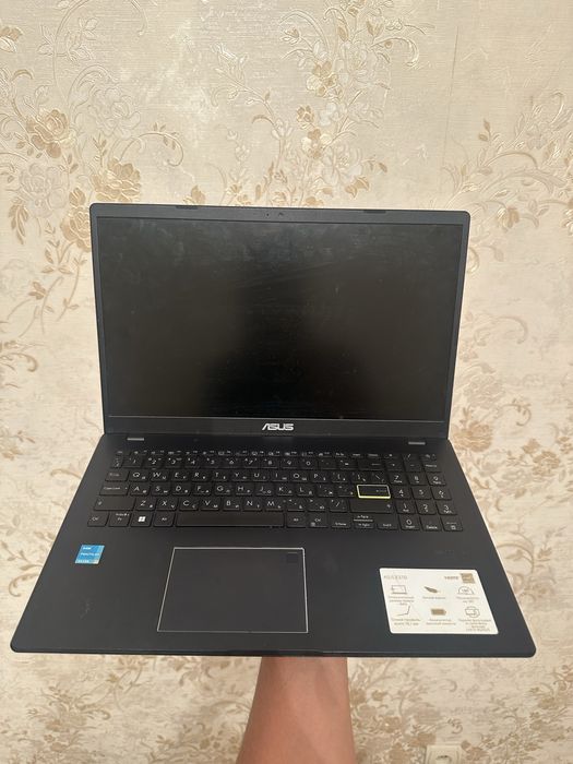 Asus E510, Intel Pentium, SSD 256