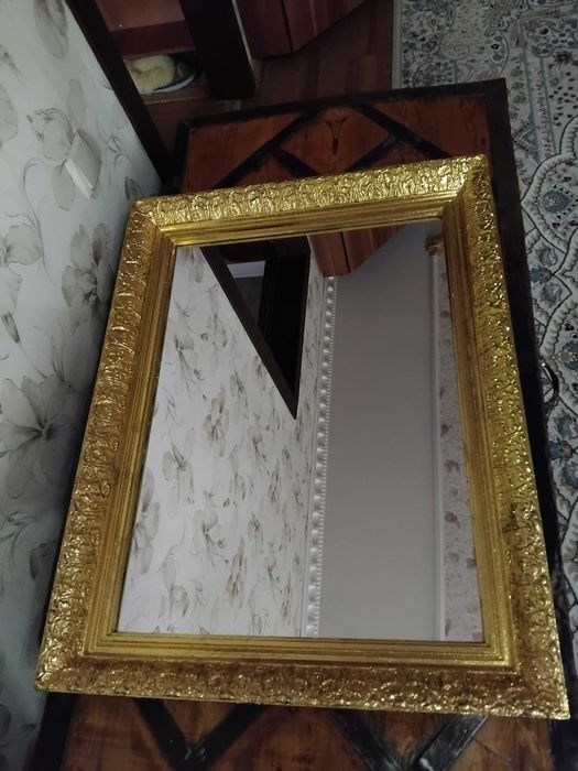 Зеркало с позолотой