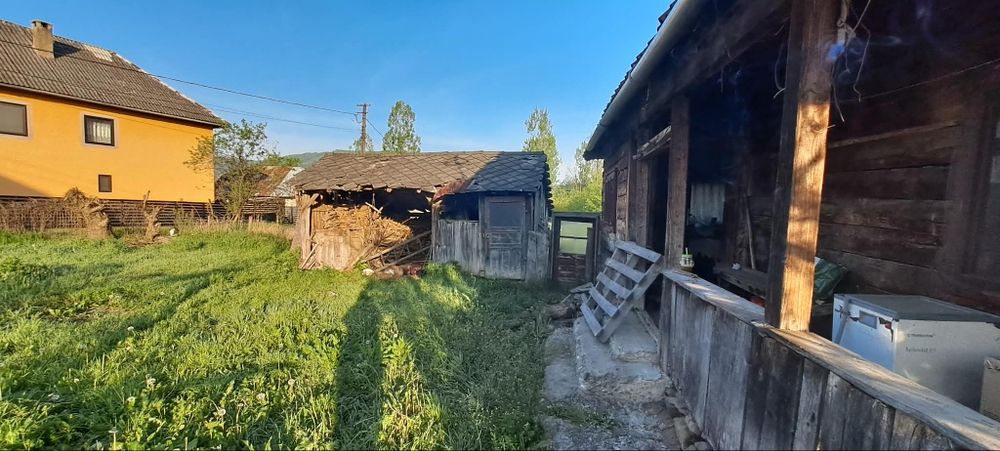 Teren  generos cu casuta