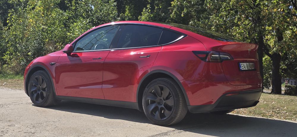 Tesla Model Y Dual Motor Long Range