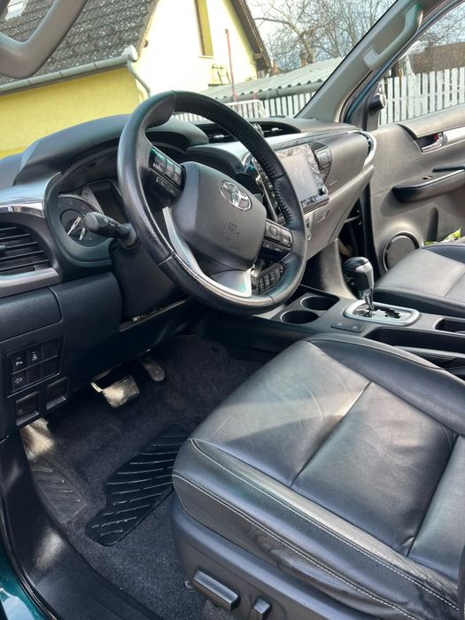 Toyota hilux 2.8 km 98000
