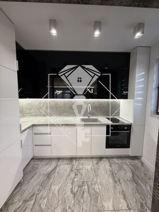 Продава се Тристаен апартамент в Пловдив, Остромила - 118 кв.м за 973 €/кв.м - Снимка #3