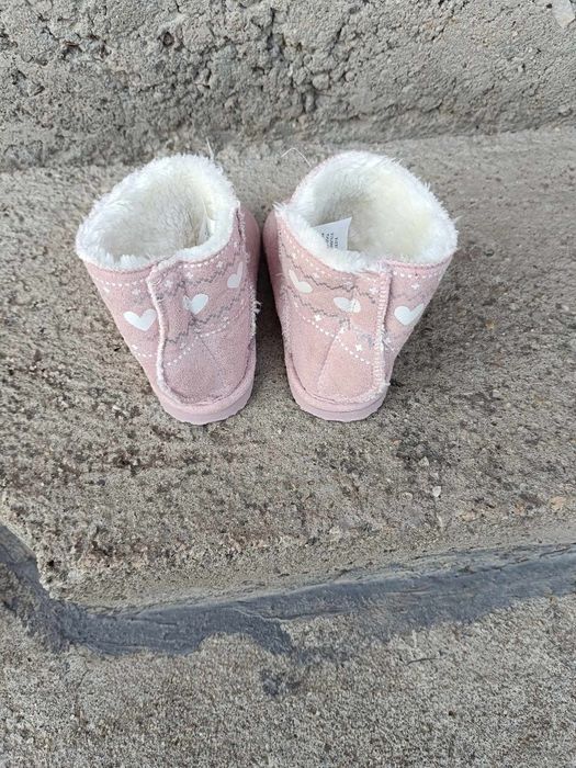 Бебешки обувки за момиче
