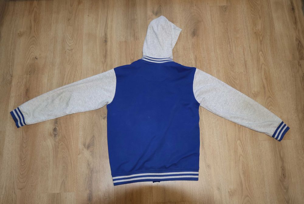 Син Varsity (колежански) суичър с качулка