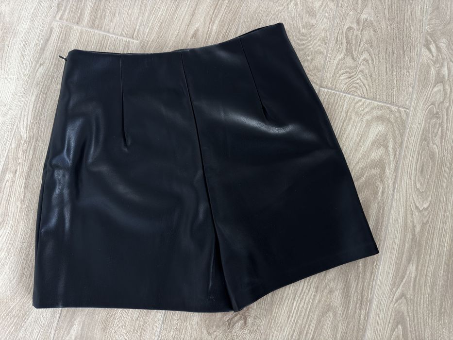 Кожена пола-панталон
