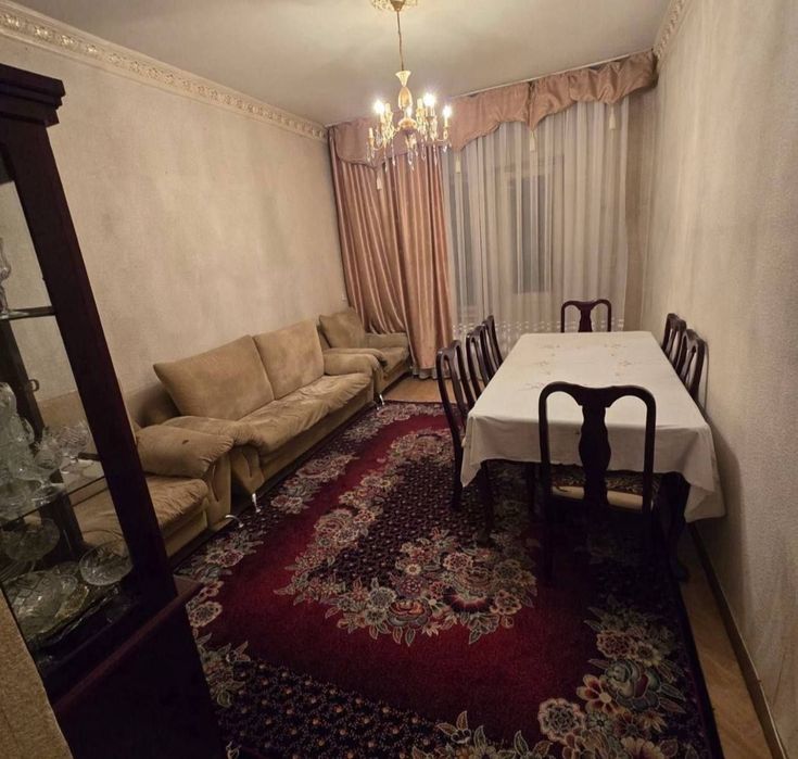 Чиланзар 1 квартал Высокопотолочка квартира 2х комнатная 3 этаж