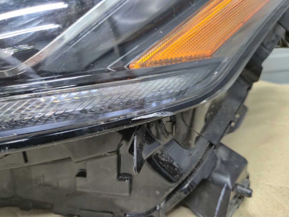 Far Stanga / Dreapta Toyota Highlander An 2020 - 2024 cod 10000-8A06K 10100-8A06K