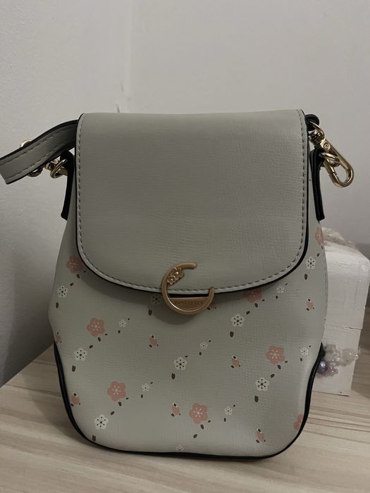 Малка чанта през рамо