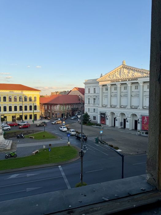 Apartament cu 2 camere ultracentral zona Teatru Arad deasupra de Galeria de Arte Delta