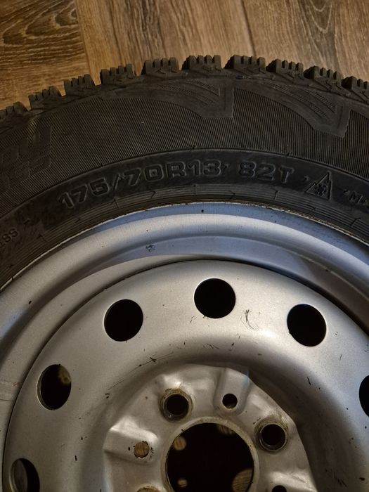 Комплект шин с дисками