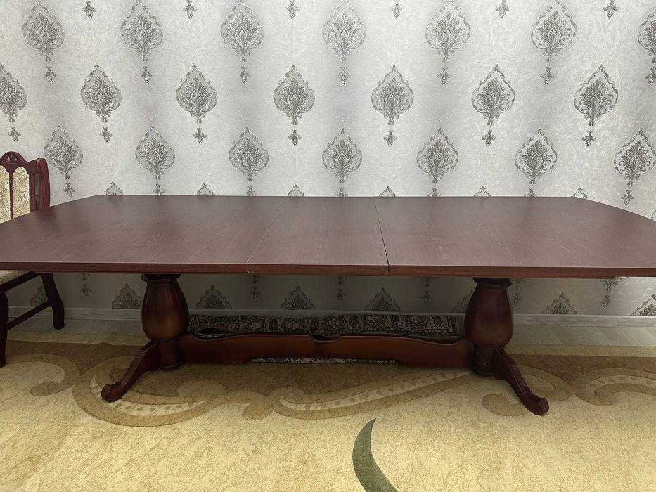 Продается стол со стульями